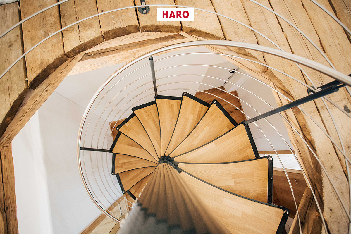 HARO_Parquet-複合實木地板-螺旋型樓梯